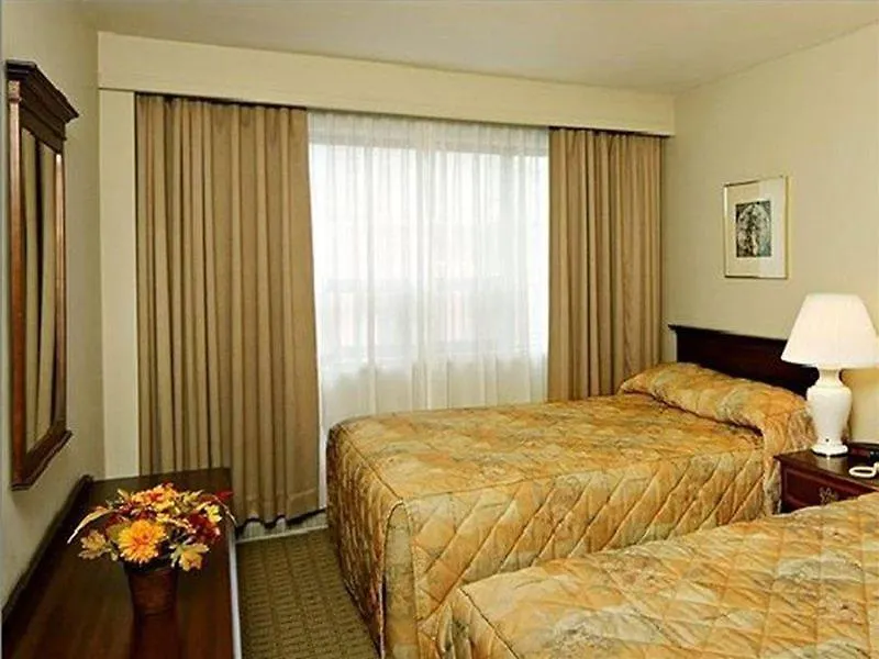 Ottawa Embassy Hotel & Suites